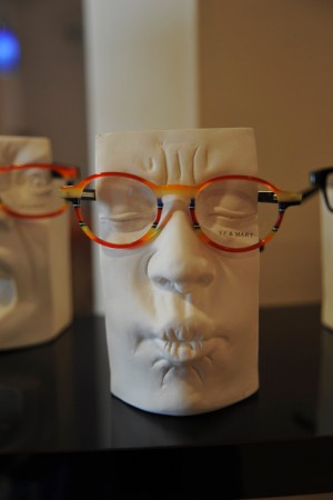 opticien houder voor bril